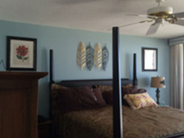 Living/Dining/42in LCD HD TV