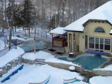 POOL-HOT TUBS
