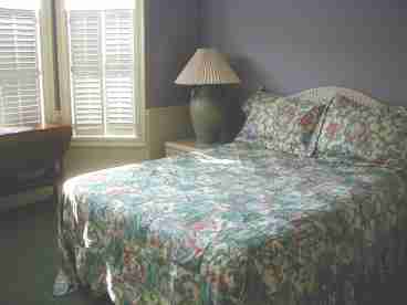 Queen bedroom