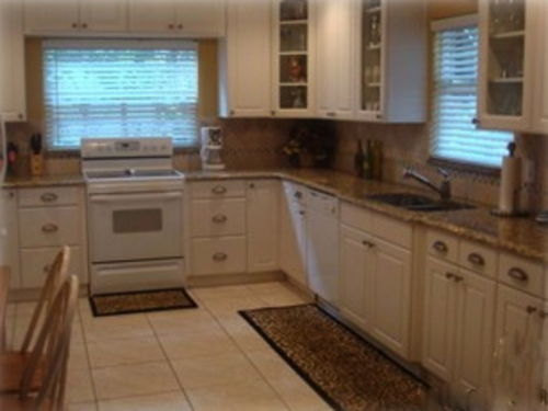 Spacious fully equipped kitchen!
