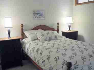 Bedroom 402