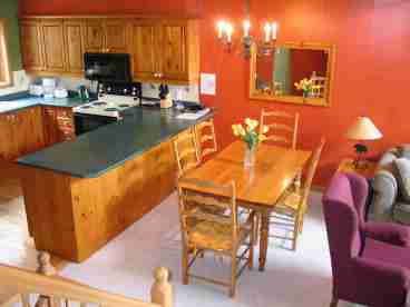 Eating Area 402
