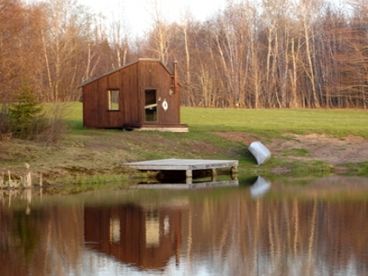 Private 40 Acres, Hot Tub, Sauna, Large Pond, Pets OK, Views