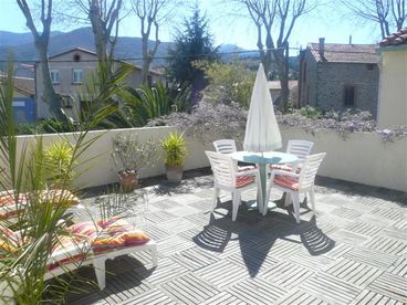 Terrace with view to Pyrenees