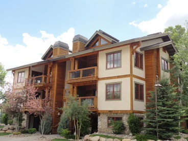 New Luxury 1-4 Bedroom Condos - Rent 4nts, get 5th FREE