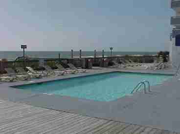Oceanfront Fantastic Amenities!