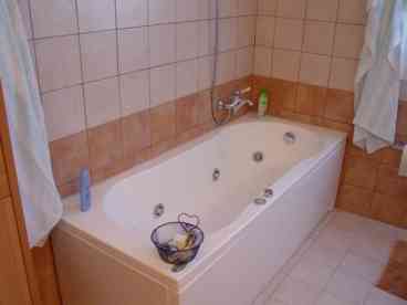 Master Bath Room