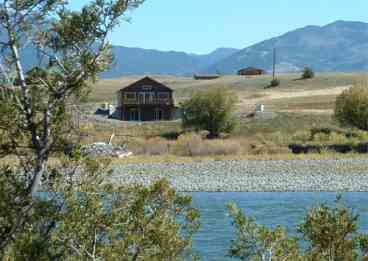 Yellowstone Vacation Home on the River--Lookout South HOT TUB--WI FI