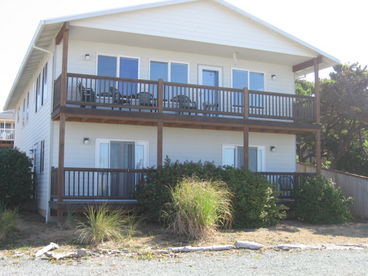 Great ocean view. Right across from beach access.  4 bedroom, 3 baths, sleeps 14.