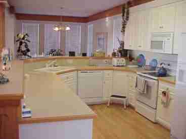 awesomebeachhouse.com