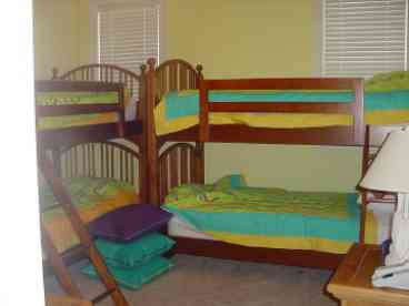 awesomebeachhouse.com