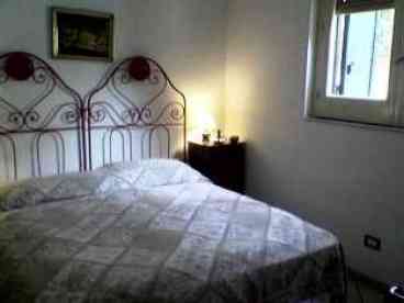the queen room in the first floor apartment