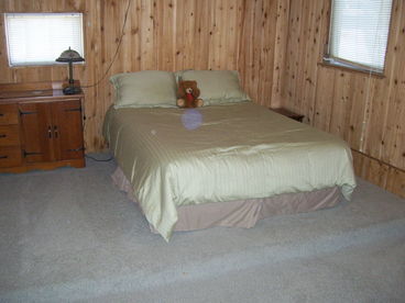 QUEEN BED MAIN HOUSE