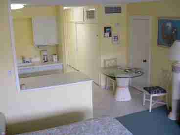 Kitchen & Dining area