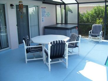 Alfresco  eating around the pool with spa