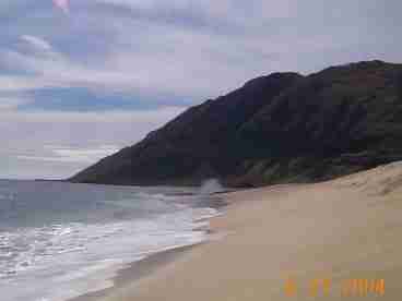 Walk to miles of uncrowded beach- or 1 min by car! Makaha Beach has good surfing in winter. Or take a 15 min drive out to Kaena Point.  Snorkeling, coolers, boogieboards, beach towels are all provided in the unit! Makaha is the rural, rugged wide side of Oahu, 1 hr away from the hustle n bustle of Waikiki.