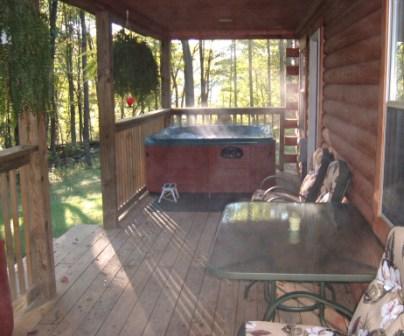 Large deck w/ hot tub, gas grill, table & chairs