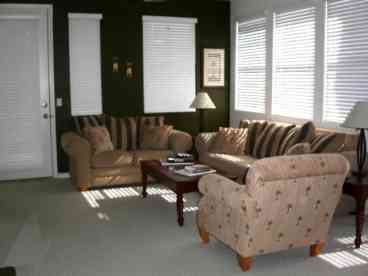 Living Room w/Queen Sleeper