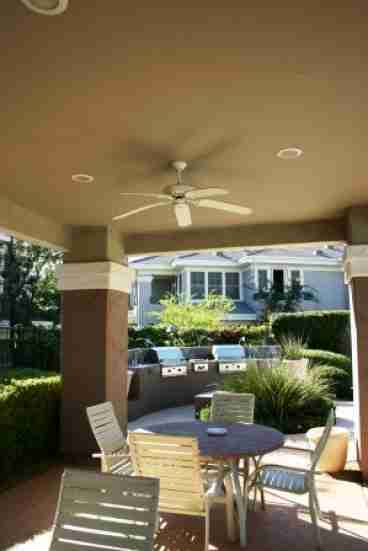 Outdoor Dining & BBQ