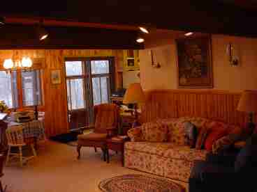 Birch Bay Lodge Living Room