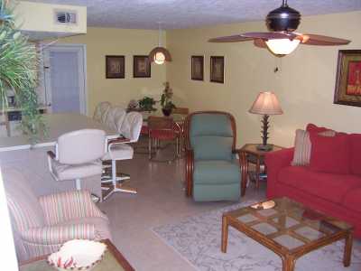 Living/Dining Area