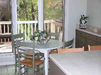 Eat-in-Kitchen