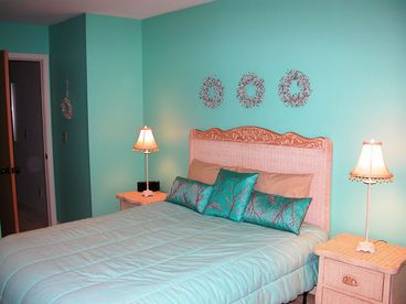 Bedroom with Queen Bed