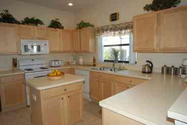 Spacious fully equpped kitchen 