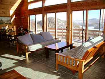 Beautiful Cabin with Terrific Lake Views