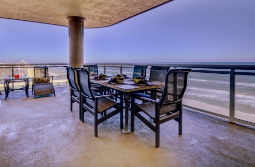 Large Ocean Front Balcony with Grill 