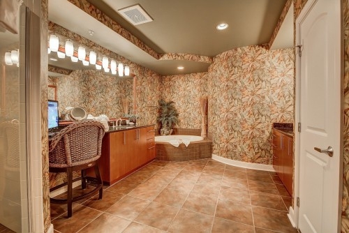 Master Bath with Jacuzzi Tub & Shower