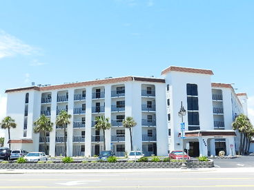 Beachside Getaway..  Best Value 2 Bedroom on A1A