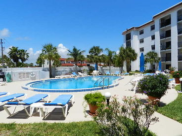 Beachside Getaway..  Best Value 2 Bedroom on A1A