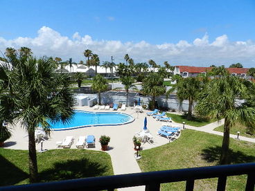 Beachside Getaway..  Best Value 2 Bedroom on A1A