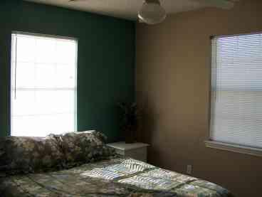 Second Bedroom w/Queen Size Bed