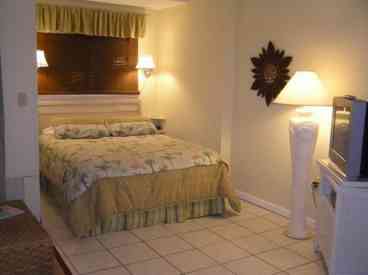 Queen Bed Overlooks Ocean