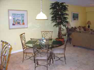 Modern newly decorated diningroom with lots of charm.