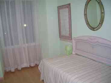 double bedroom with 2 single beds,sunny and lovely.