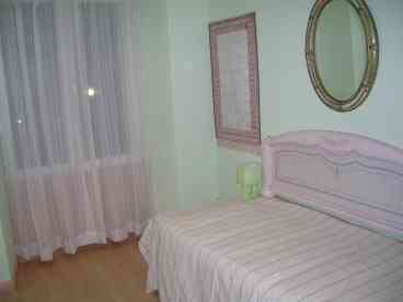 double bedroom with 2 single beds,sunny and lovely.
