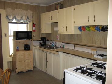 Kitchen - 4 bedroom