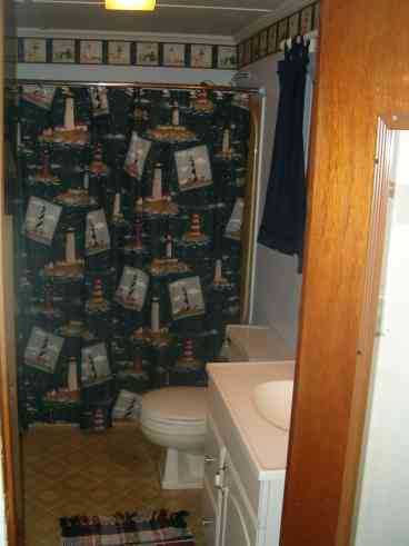Bathroom - 2 bedroom