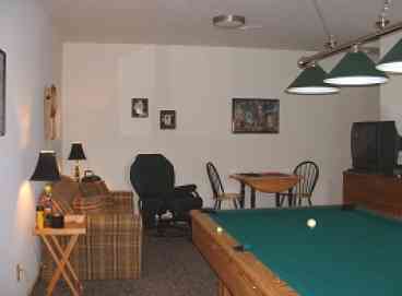 Gameroom with pool table