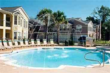 Club House Fountain Pool.