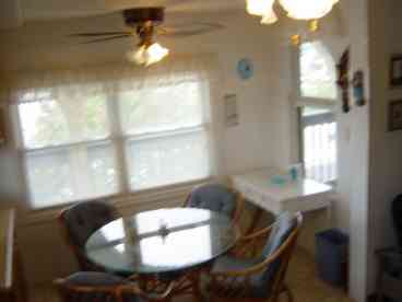 EAT-IN KITCHEN  NOOK