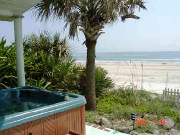 Hot Tub Overlooks Ocean