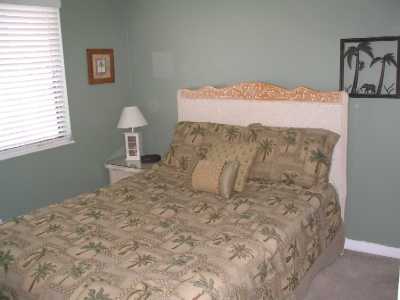 Master bedroom w/ gulf view, queen bed, newly remodeled private bath, and 13\