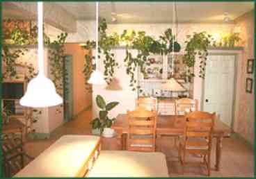 Dining Room & Breakfast Bar