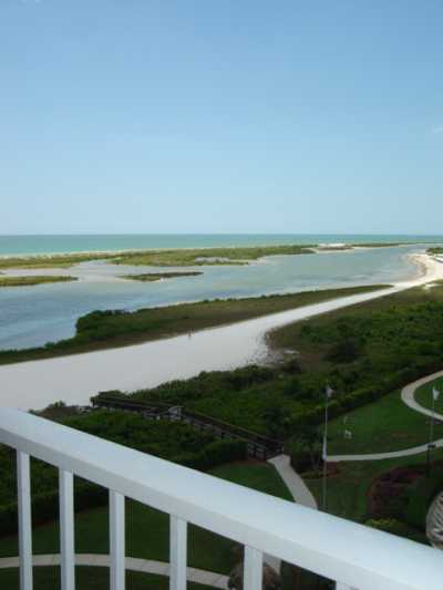 View Lovely 2bed2bath condo on Tigertail