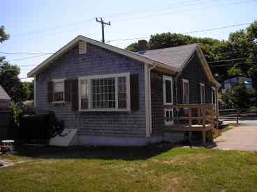 View Charming Waterview Cottage