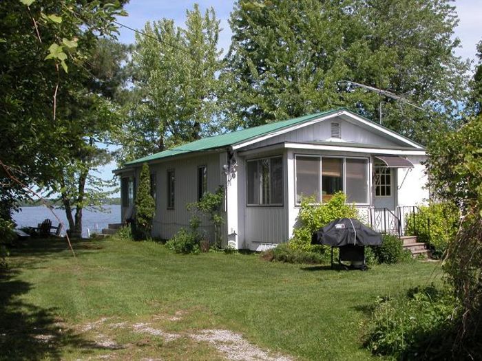 View Cottage Directly on Lake Champlain